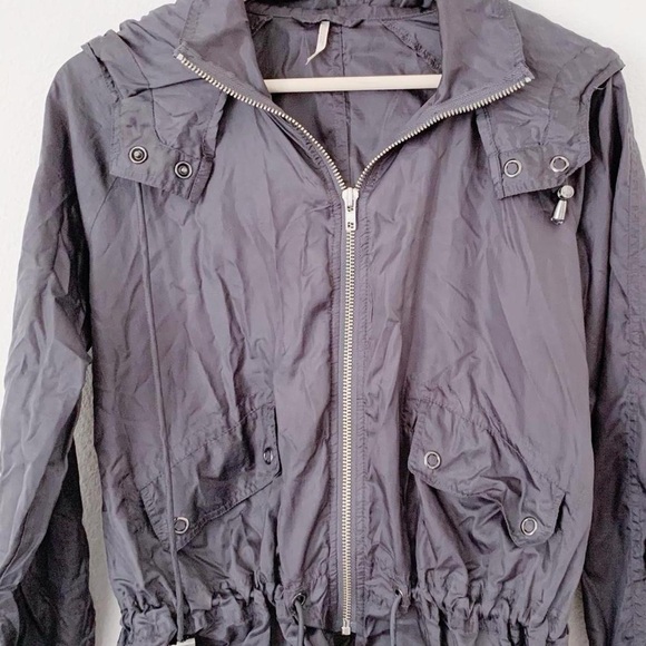 LIKE NEW! FREE PEOPLE! DARK GRAY LIGHT WINDBREAKER ZIP UP JACKET! - Picture 6 of 6